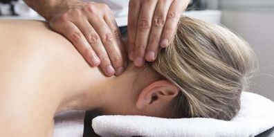 Nackenmassage bei zervikaler Osteochondrose